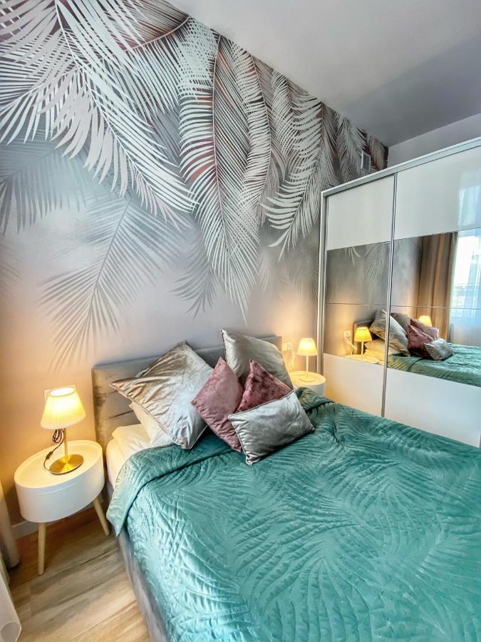 Apartament Bialy Z Jacuzzi Krasków Εξωτερικό φωτογραφία