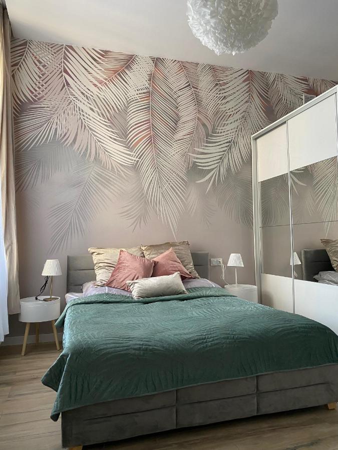 Apartament Bialy Z Jacuzzi Krasków Εξωτερικό φωτογραφία