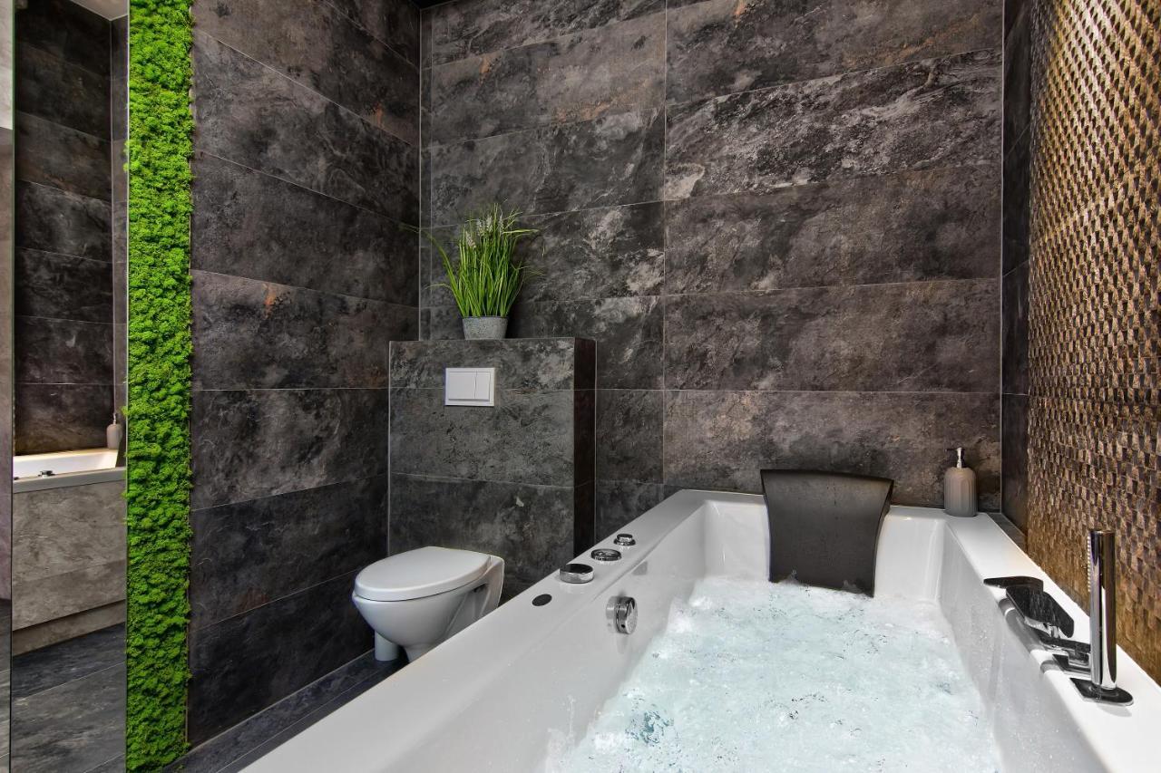 Apartament Bialy Z Jacuzzi Krasków Εξωτερικό φωτογραφία